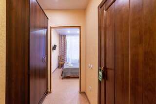 Гостиница  Домашняя гостиница Подушка Санкт-Петербург Номер двухместный с 2х спальной кроватью второй класс-4