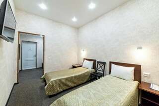 Гостиница Подушка Санкт-Петербург Просторный двухместный номер с 2 отдельными кроватями-1